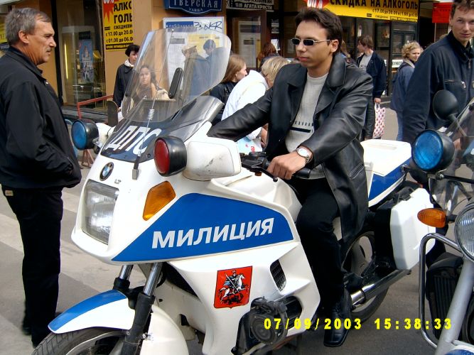 День города. Ментовский мотоцикл